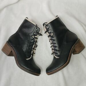 Lucky Brand Cambreen Lace Up Boot Faux Fur Lining Leather Upper Womens Size 6